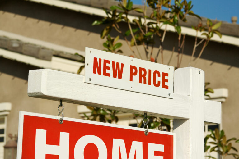 Pending Home Sales Post Smallest Decline Since September